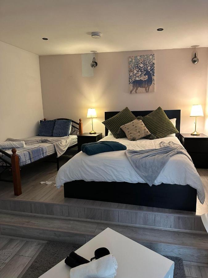 Charming Studio Apartment In London Bagian luar foto